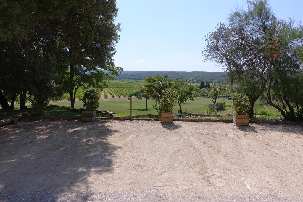 Le Grand Saint Paul Bed & Breakfast Rognes Dış mekan fotoğraf